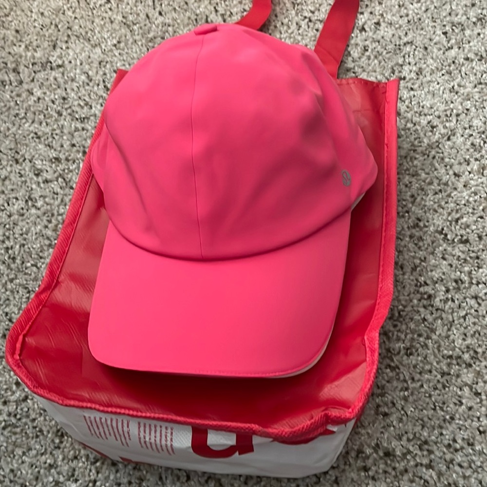 NWOT Lululemon Fast and Free Hat